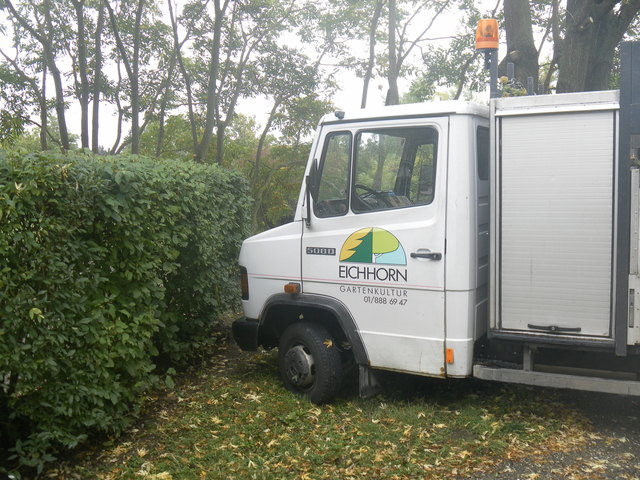 Gartenkultur, so ist neuerliche Arbeit gesichert. Sie führen Arbeiten aus um sich neue Arbeit dabei gleich zu schaffen. Die Mieter zahlen es schon.
