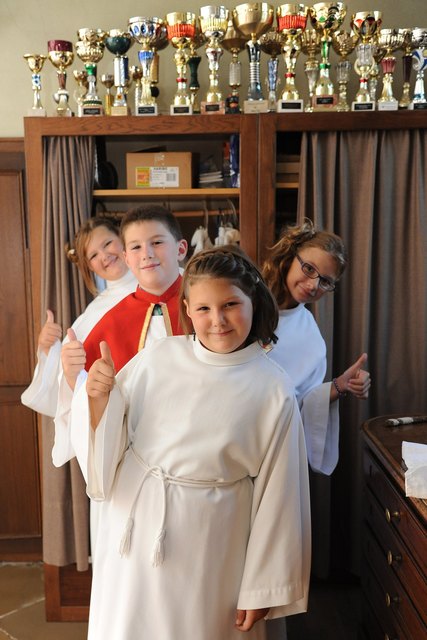 Johanna, Laura, Theresa und Sebastian wirken in der traditionell größten Ministrantenschar der Diözese St. Pölten: in Purgstall. | Foto: Fotos: Wolfgang Zarl