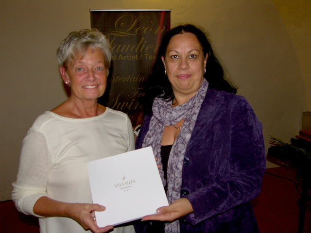 Den Hauptpreis der Tombola gewann Gertrude Ucik aus Baumgarten.