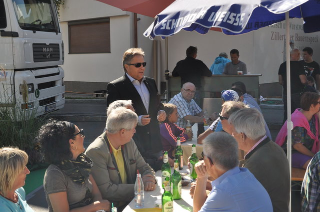 Nationalrat Franz Hörl stets bei den Leuten....