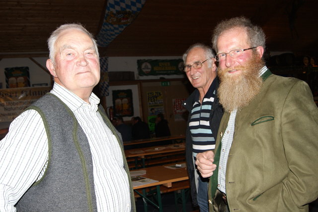 Die Veranstalter vom UBV (Unabhängiger Bauernverband): Albert Brandstetter (li.) und Johann Felbauer (re.) aus Ternberg. | Foto: Thöne