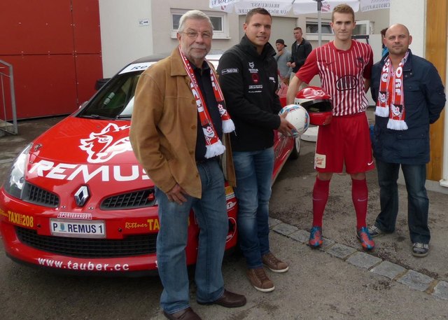 ASK Ehrenpräsident Bgm. Josef Jahrmann, Michael Kogler, ASK Loosdorf Kapitän Stefan Stöller, ASK Loosdorf Obstv. Albert Höfler