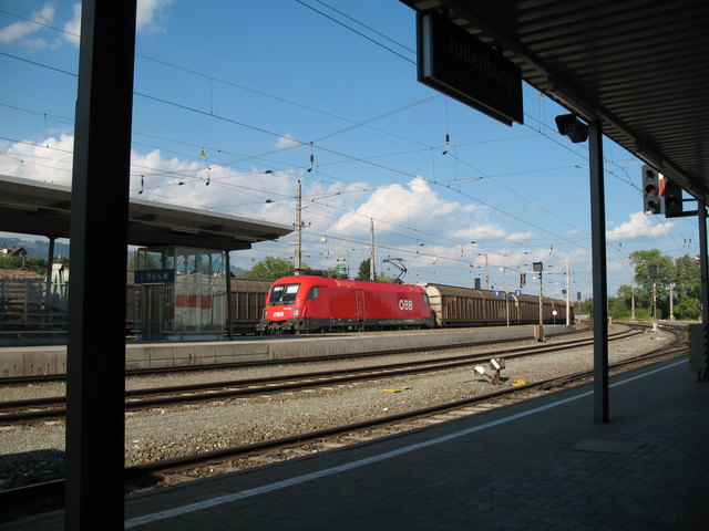 Ein durchfahrender Zug
