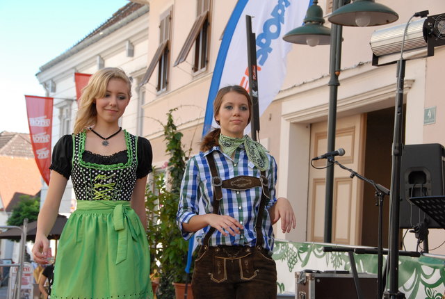 Auch für das passende Outfit fürs Winzerfest gibt es bei den Modepräsentationen noch viele Vorschläge. | Foto: KK
