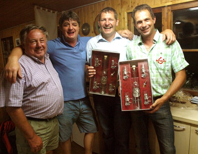 Die Cupsieger mit Obmann Herbert Rudigier und Stellvertreter Josef Schafflinger.