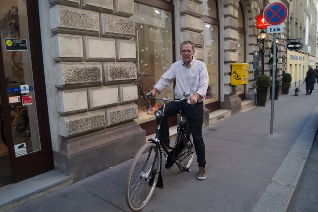 Seit 20 Jahren radelt Mikko Stout auf dem Hollandrad durch Wien.