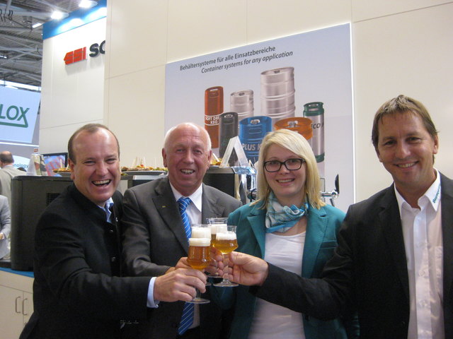 Biersommelier-Weltmeister Karl Schiffner, Franz Gruber (Schäfer-Werksvertretung Österreich), Magdalena Beham und Herbert Bauer. | Foto: Gruber