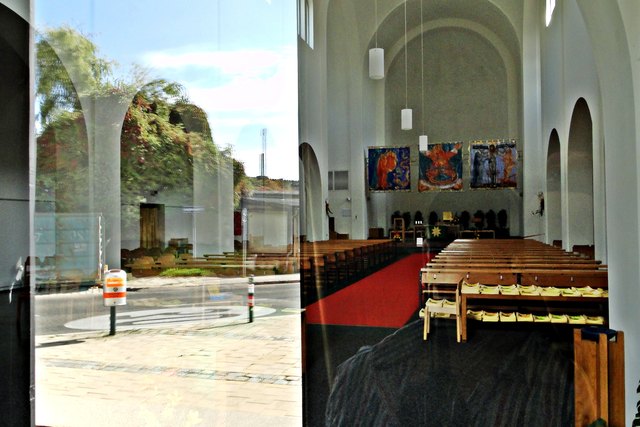 Den Innenraum konnte ich leider nicht betreten, die Kirche war verschlossen, daher nur Fotos durch die Glastüre