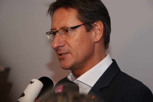 BZÖ-Obmann Josef Bucher muss seine Niederlage eingestehen.