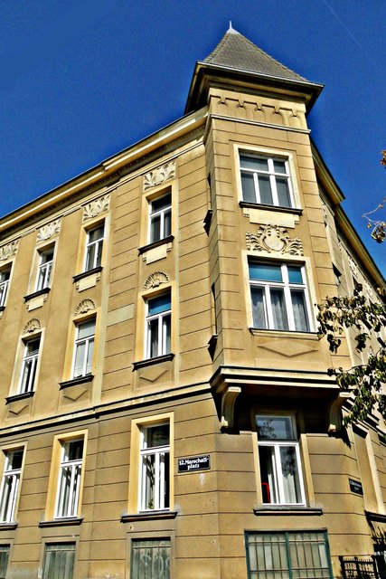 Eckwohnhaus Marschallplatz