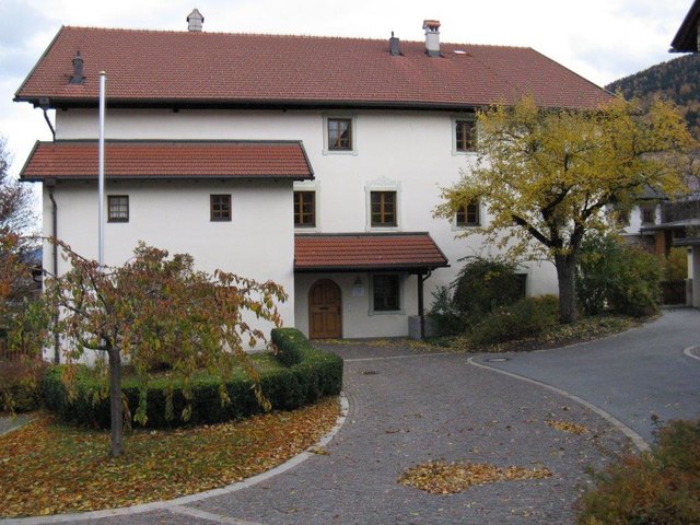 Im Axamer Widum findet künftig jeden Mittwoch die "VinziStund" statt. | Foto: privat