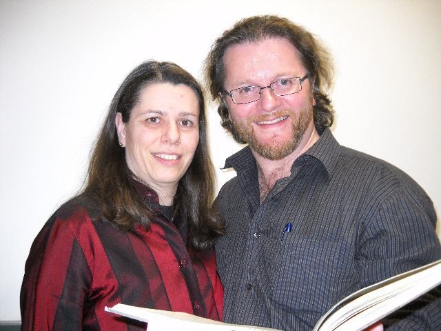 Gesangslehrerin Susanna Fabian und Chorleiter Christian Krenslehner