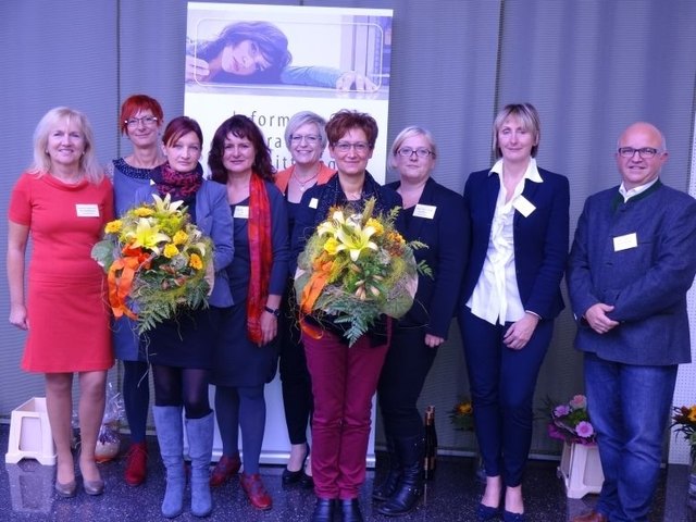 Der Vorstand mit Beraterinnen: Angelika Podgorschek, Doris Streicher, Evelyn Leitner, Maria Wageneder, Gabriele Luschner, Gerlinde Zdralek, Anna Pucher, Elisabeth Marschalek, Johann Szerva.