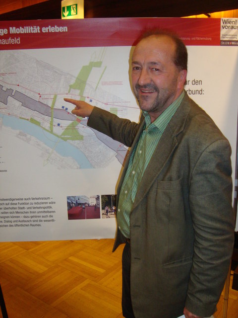 Heinz Berger, Verkehrsinitiative Donaufeld, hat einen umfangreichen Fragekatalog zum Leitbild ausgearbeitet und will von Anfang an bei der Gestaltung mitreden.