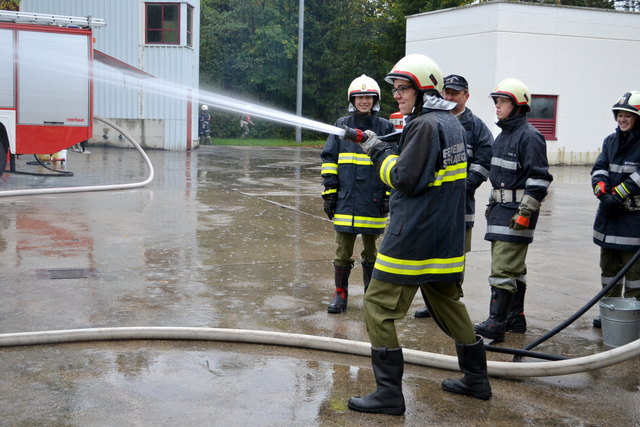 213 aktive Mitglieder absolvierten in Riedersbach den Grundlehrgang.