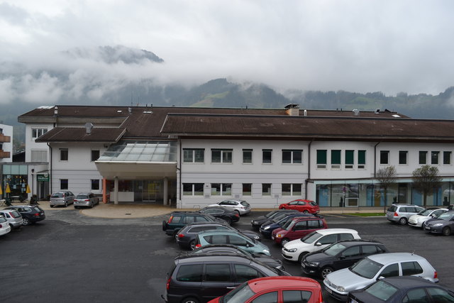 Im Obergeschoß des ehemaligen Krankenhauses soll ein Sanatorium errichtet werden. | Foto: Foto: Opperer