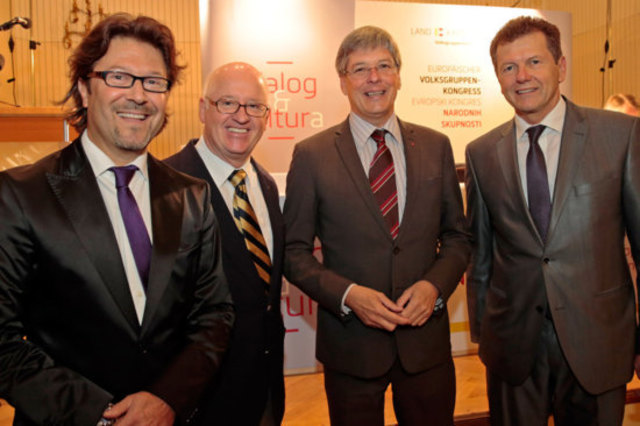 Peter Karpf Prof Stefan Karner LH Peter Kaiser und LR Wolfgang Waldner beim Volksgruppenkongress | Foto: LPD/Eggenberger