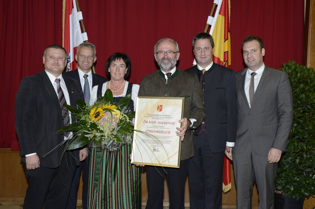 GV Helmut Löschl (SPÖ), Vzbgm. Josef Pfeiffer (ÖVP), Christine Aufreiter, Ehrenbürger Bgm. a. D. Dr. Karl Aufreiter,  Bgm. Helmut Templ, Fraktionsobmann Ing. Peter Illecker (ÖVP) | Foto: privat