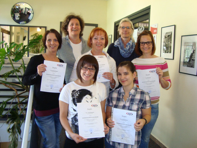 Strahlende Absolventinnen nach erfolgreicher Ausbildung am BFI Pongau. | Foto: Foto: BFI Salzburg