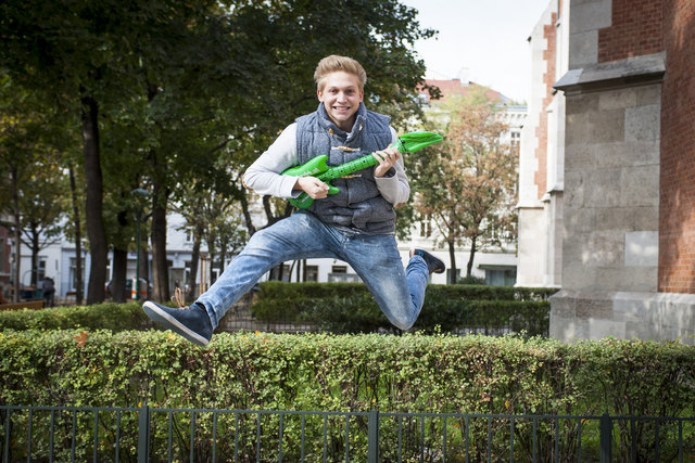 Ein Lichtblick am Musikhimmel: Sänger Florian Ragendorfer verbreitet mit seiner Musik gute Laune. | Foto: Edler
