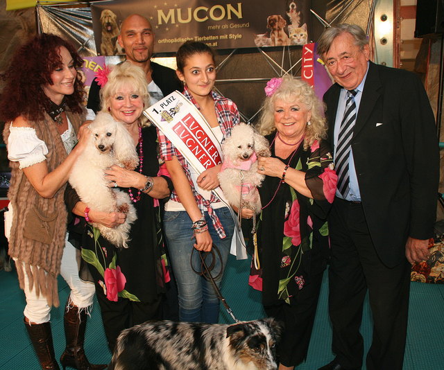 Platz 1: Berfin Wondraschek mit ihrem Australien Shepherd Enya