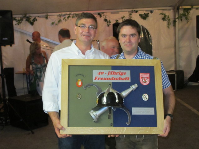 von links Vorstand Gastinger Hubert, Komandant Leßlhumer Wolfgang