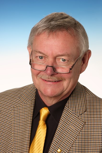 "Die Summe aller Fächer ist die Ausbildung, die Summe aller Lehrer, Eltern und Freunde ist die Erziehung", so Rudolf Mayrhofer. | Foto: privat