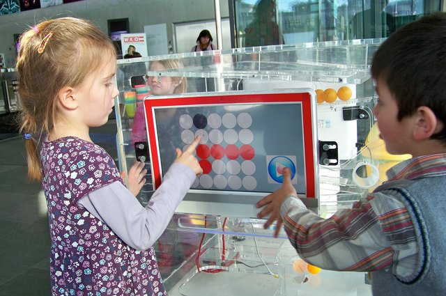 Bereits im Kindergartenalter können sich die Kleinen auf spielerische Weise mit Technik auseinandersetzen | Foto: WKO/KET