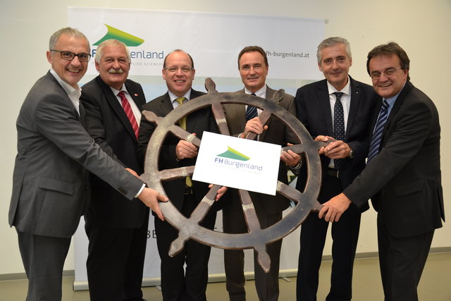 vlnr.: Mag. Georg Pehm, Geschäftsführer FH Burgenland; Alfred Schreiner, Präsident AK-Burgenland; Landesrat Andreas Liegenfeld; Landesrat Helmut Bieler, Vorsitzender des FH-Beirats; Manfred Gerger, MBA, Präsident IV-Burgenland und Mag. Josef Wiesler, Geschäftsführer FH Burgenland