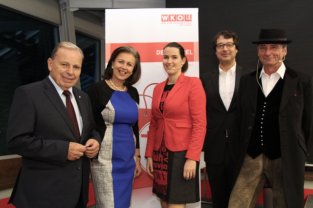 Hausherr Arthur Thöni, LR Patrizia Zoller-Frischauf, Spartenobmann-Stellvertreterin Barbara M. Thaler, Spartenobmann-Stv. Martin Wetscher und Neuro-Marketing-Profi Werner T. Fuchs. | Foto: Foto: WK-Tirol