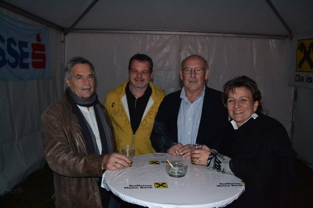 Edmund Gansterer-Zaminer, Helmut Schmid, Josef Zeitelhofer und Michaela Gansterer-Zaminer bei der Halloweenparty.