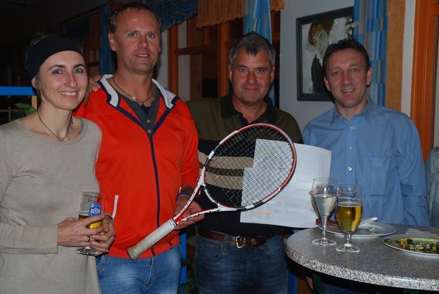 Peter Westner und die Tennisspieler des Wintercups freuen sich auf einen spannenden Turnierwinter.