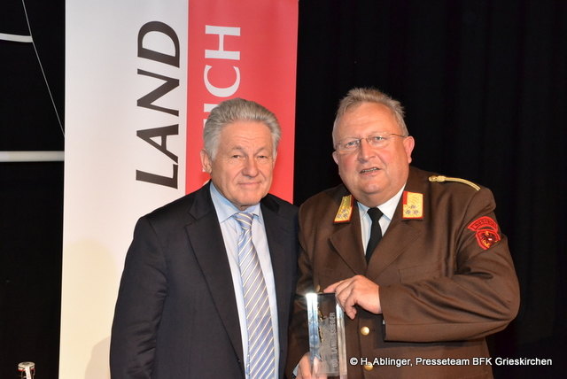 Ein verdienter Preis für einen Ehrenmann: Landessieg für Blacky (Josef Schwarzmannseder) aus Grieskirchen wurde zum "Florian 2013" gekürt!