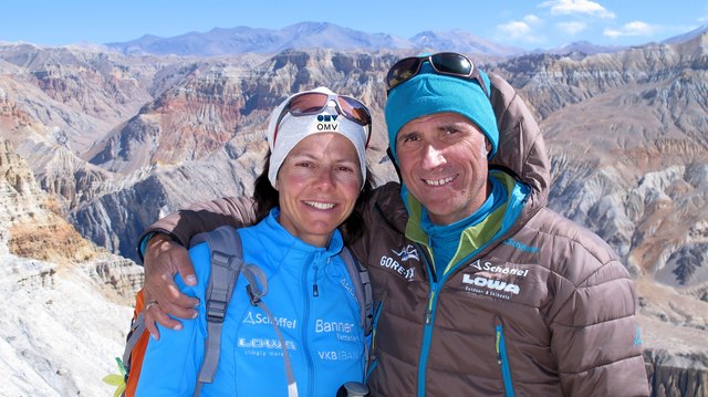 Gerlinde Kaltenbrunner reist mit ihrem Mann Ralf Dujmovits im November nach Innsbruck, um von ihren Welttouren zu erzählen. | Foto: ArchivR.Dujmovits