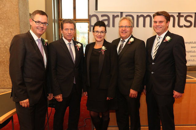 Hermann Gahr (2.v.re.) mit Liesi Pfurtscheller (Mi), Karlheinz Töchterle (2.v.li.), Hannes Rauch (re.) und Josef Lettenbichler (li.) | Foto: ÖVP