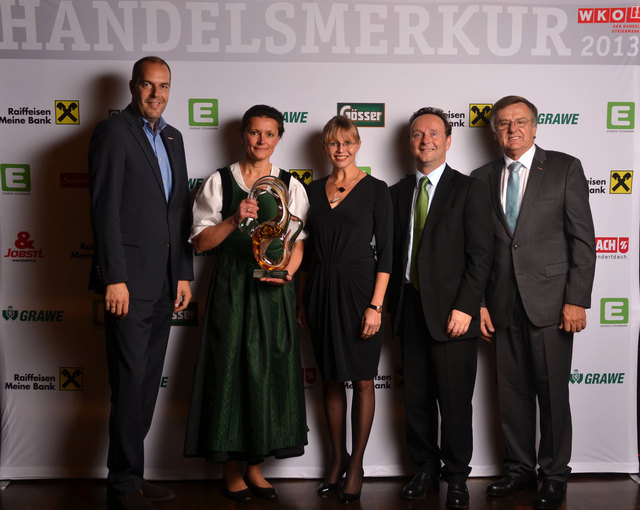 v.l.: Mag. Jürgen Roth (Vizepräs. WKO Stmk), Eva Tiefnig (Siegerin Kat. 1), BM Mag. Dr. Beatrix Karl, Mag. Peter Trummer (Energie Steiermark), KommR. Gerhard Wohlmuth (Obmann Sparte Handel WKO Stmk.) | Foto: WKO Steiermark