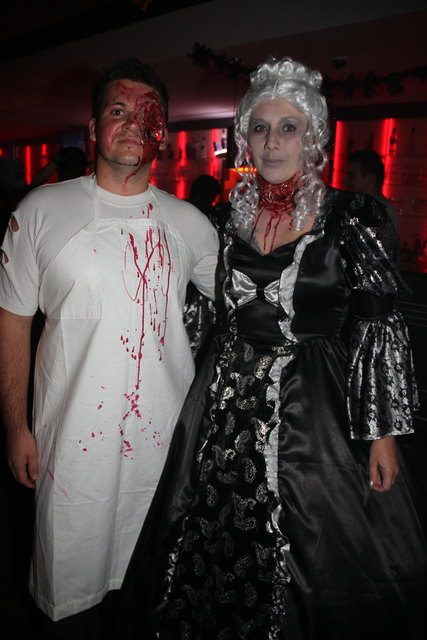 Heftig ging "Henker" Thomas mit seiner "Marie Antoinette" Anita zur Sache.