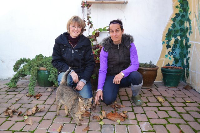 Nina und Andrea (re) Hofstädter mit Hinki.