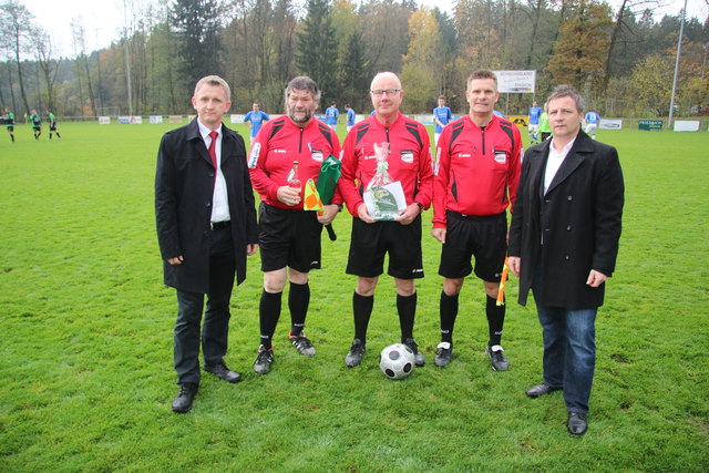 Johann Ruprechter, seit 1977 Schiedsrichter, pfiff in St. Stefan sein letztes Kampfmannschaftsspiel. | Foto: FOTO KOREN
