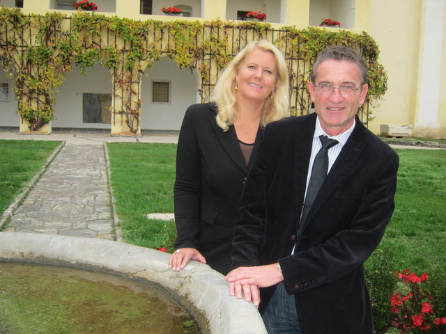 Die beiden Geschäftsführer des Ethik-Instituts "Weiss" im Stift St. Georgen: Martina Uster und Franz Schils