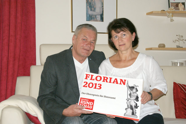 Der Bezirkssieger des Florian 2013 Franz Grünbart – gemeinsam mit seiner Frau, die ihn stets unterstützt.