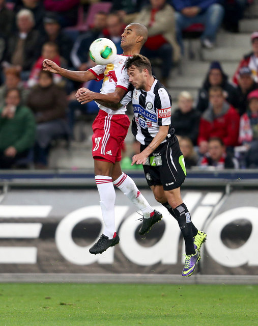 Aufsteiger: Alan und Co. konnte Hütter nicht in die Knie zwingen, dafür winkt das Stammleiberl. | Foto: GEPA