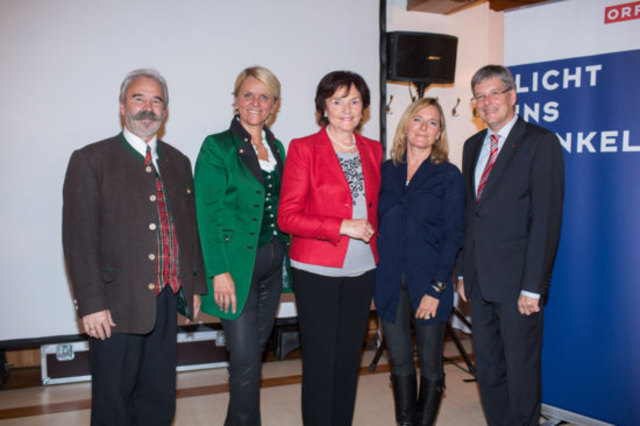 Josef Ruthardt, amtsführender Bürgermeister, ORF Landesdirektorin Karin Bernhard, Christine Tschürtz-Kny, Geschäftsführerin Verein Licht ins Dunkel, Sissy Mayerhofer, Leiterin der Aktion Licht ins Dunkel beim ORF, Landeshauptann Peter Kaiser | Foto: Just