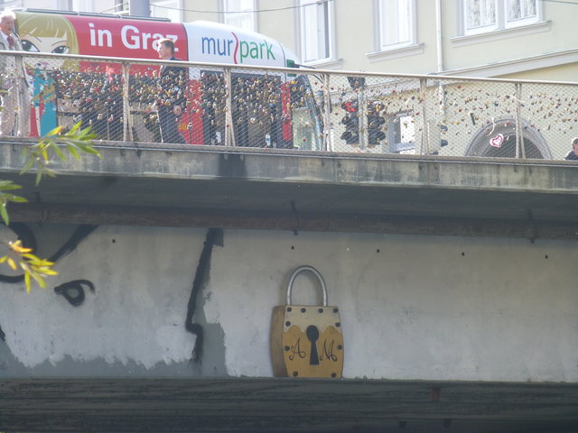 Oben die kleinen Schlösser - und unten die etwas größere Version.