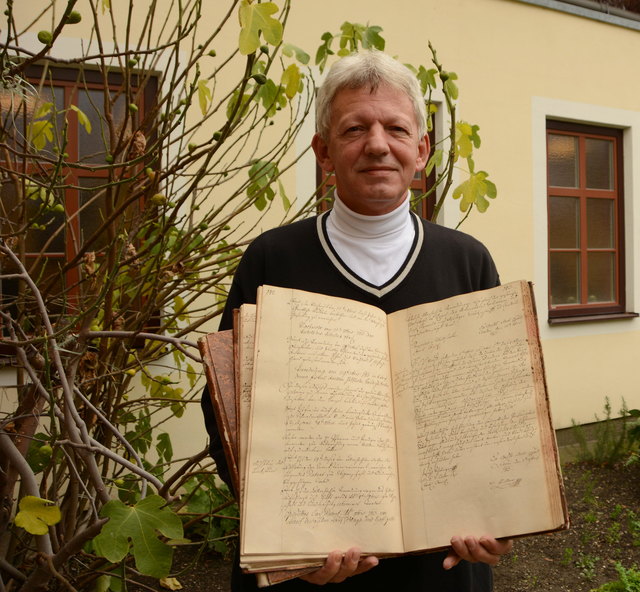 Pfarrer Peter Pösze: die Pfarre Atzgersdorf besteht seit 1303