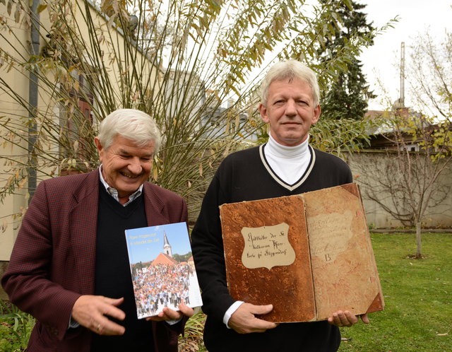 Karl Gurnhofer und Pfarrer Peter Pösze investieren viel Zeit und ihr Herzblut für die Gemeinde