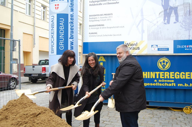 Stadtbaudirektorin Brigitte Jilka mit Vizebürgermeisterin Maria Vassilakou und Bezirksvorsteher Karlheinz Hora.