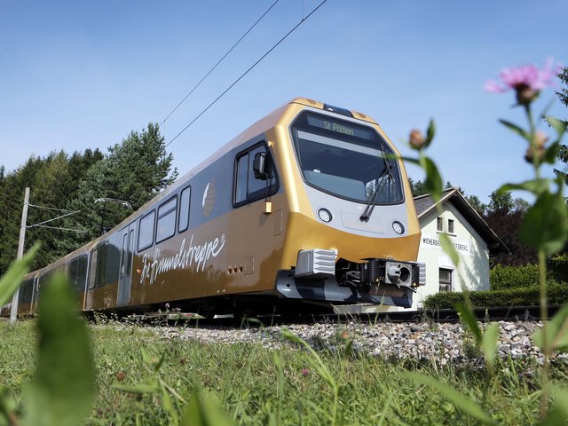 Himmelstreppe. Ein Pilotprojekt bei der Verlegung neuer Gleise sorgt nach der Streckensperre für mehr Komfort bei der Fahrt mit der Himmelstreppe. (Foto: NÖVOG/weinfranz)