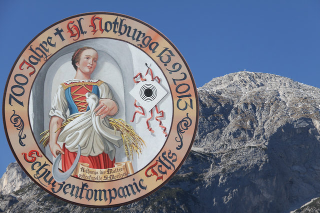 Die Jahresscheibe 2013 der Schützenkompanie Telfs zeigt die Hl. Notburga.