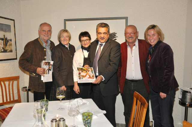 Dietmar und Irmgard Egger, Rosemarie Trabelsi, Bgm. Gerhard Mock, Peter Kowal und Ulli Gaggl (von links) | Foto: WOCHE